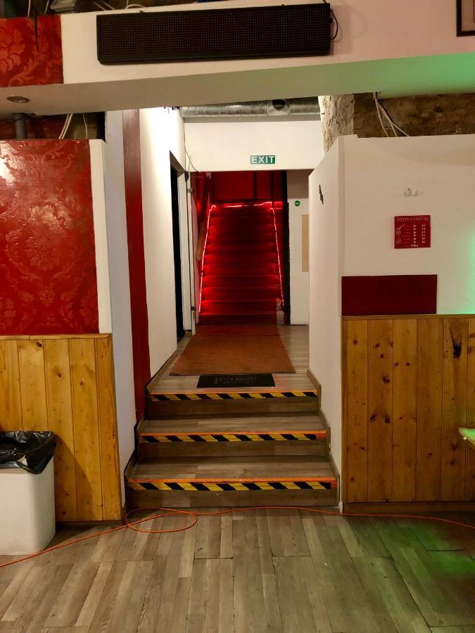 Whole Basement Former Pub For Stag Do, Bachelor House Party Flat Budapeste Exterior foto