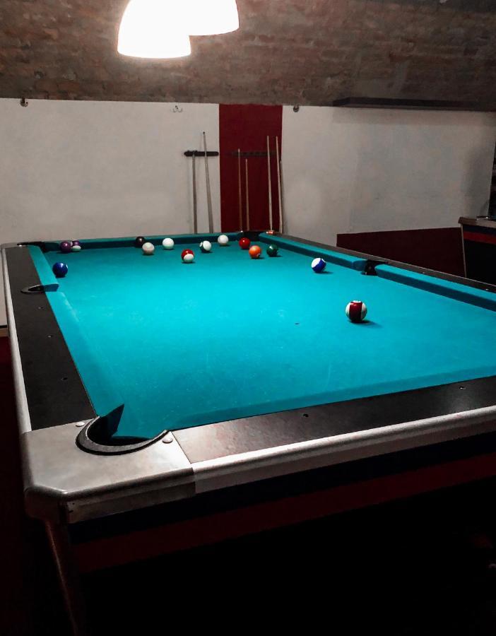 Whole Basement Former Pub For Stag Do, Bachelor House Party Flat Budapeste Exterior foto
