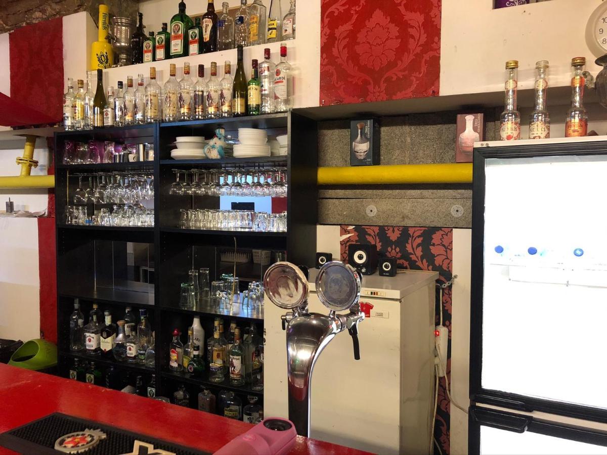 Whole Basement Former Pub For Stag Do, Bachelor House Party Flat Budapeste Exterior foto