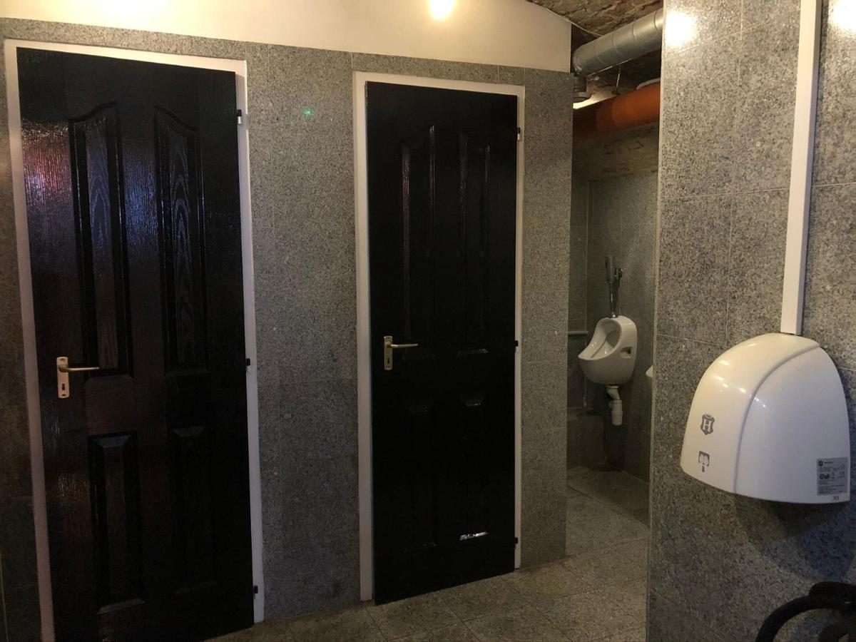 Whole Basement Former Pub For Stag Do, Bachelor House Party Flat Budapeste Exterior foto
