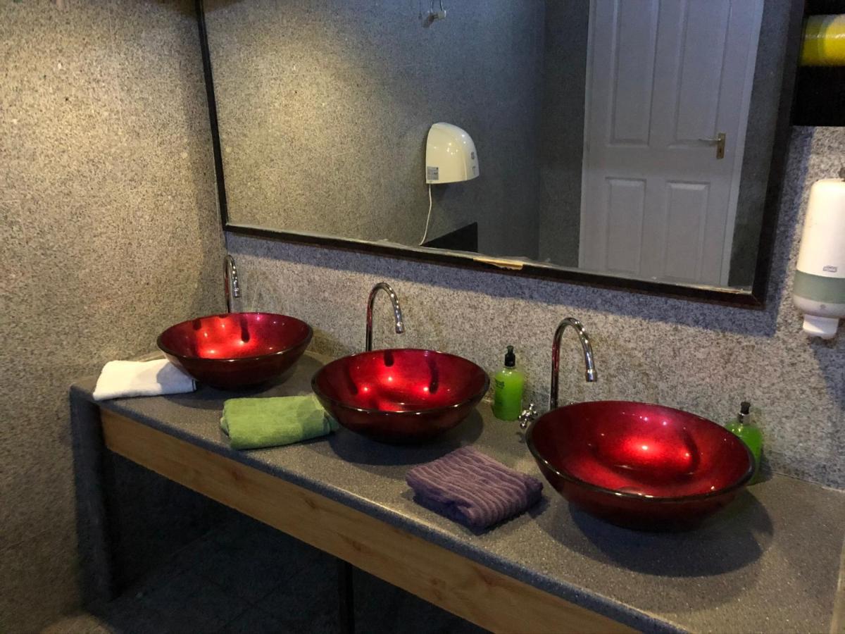 Whole Basement Former Pub For Stag Do, Bachelor House Party Flat Budapeste Exterior foto